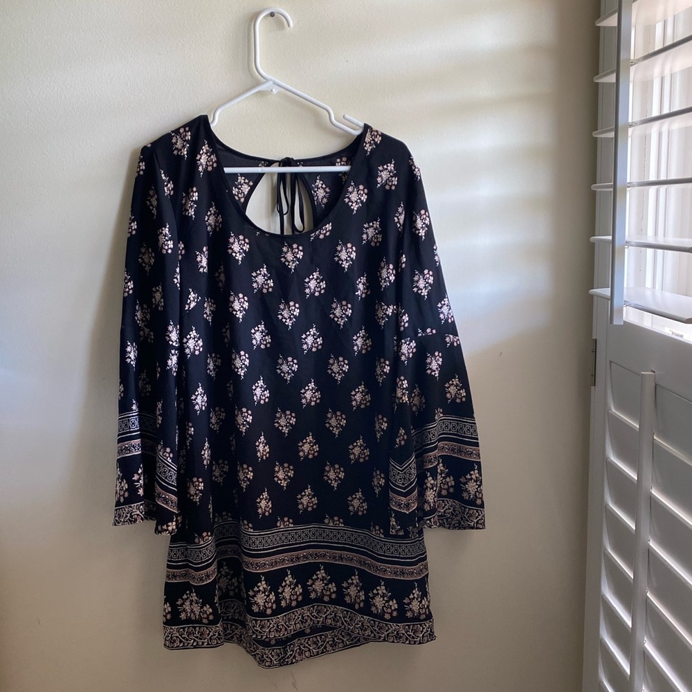 Flowy Black Dress!